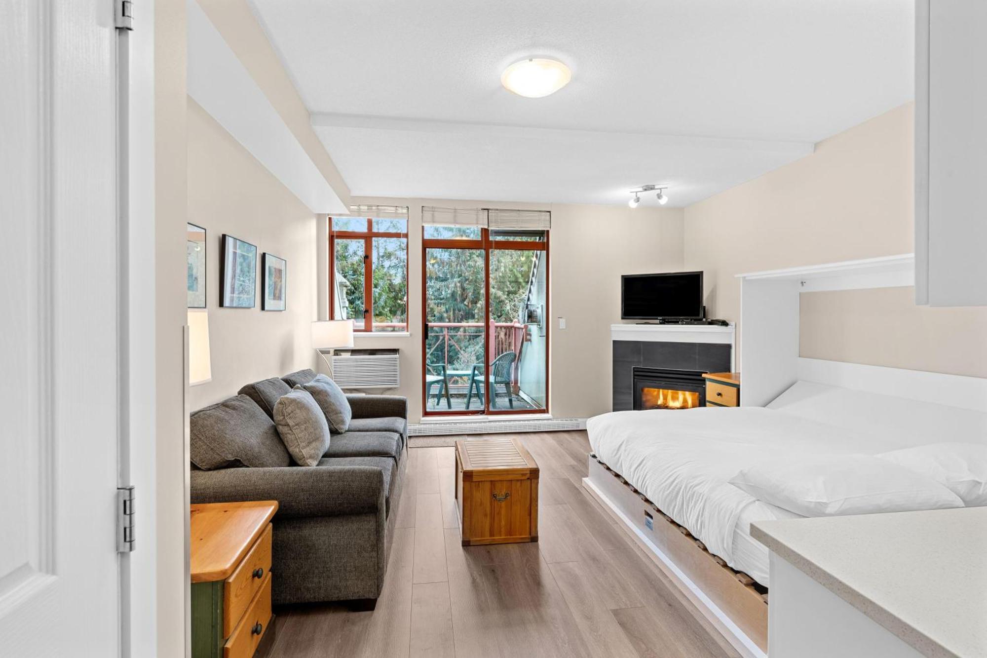 Alpenglow Lodge Studio With Park View By Mva Whistler Exterior foto