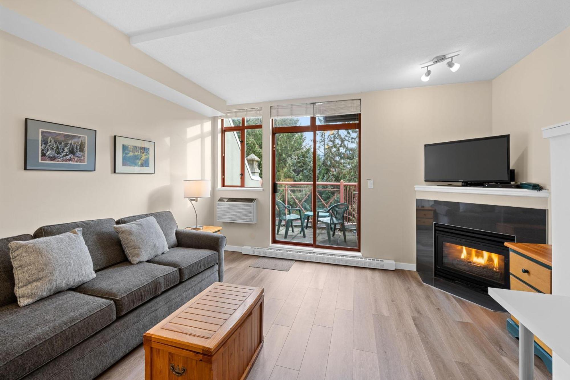 Alpenglow Lodge Studio With Park View By Mva Whistler Exterior foto